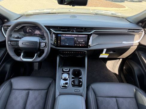 New 2026 Jeep Cherokee Overland w/ Advanced Pro Tech Group AWD/4WD image 32