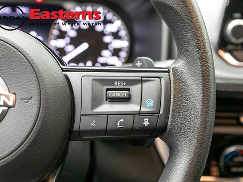 Used 2023 Nissan Rogue SV AWD/4WD image 17