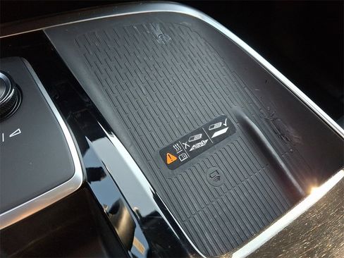 Certified 2025 Buick Enclave Preferred image 24