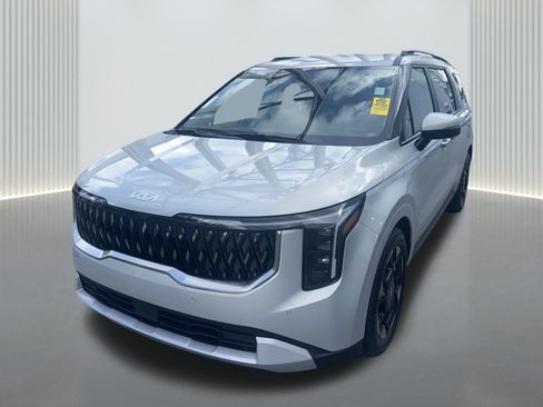 Used 2025 Kia Carnival EX image 6