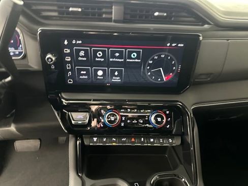 Used 2024 GMC Sierra 2500 AT4X image 21