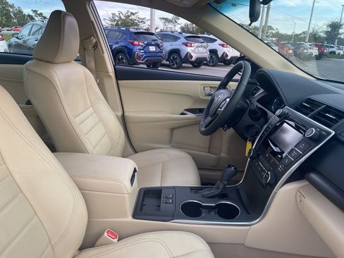 Used 2015 Toyota Camry XLE image 35