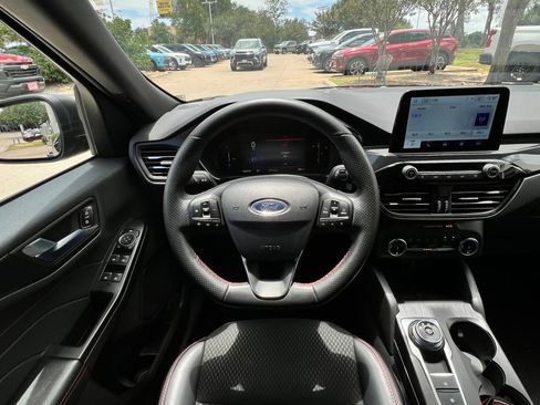 Used 2025 Ford Escape ST-Line AWD/4WD image 11