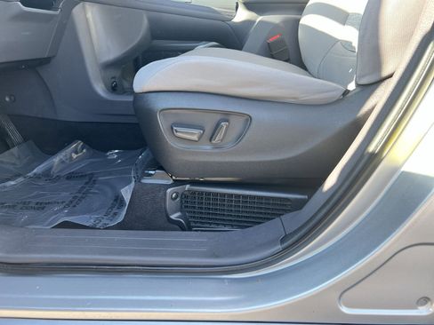 Used 2023 Toyota Sienna LE image 22