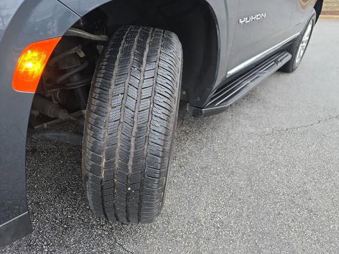 Used 2021 GMC Yukon SLT w/ SLT Premium Package image 35