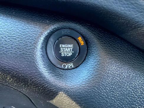 Used 2019 Jeep Cherokee Latitude Plus image 31