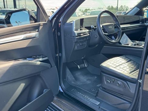 Used 2025 Cadillac Escalade V image 20
