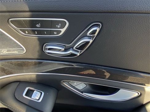 Used 2019 Mercedes-Benz S 560 Sedan image 19