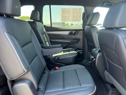 Used 2025 Buick Enclave Sport Touring w/ Trailering Package, 5000 lbs. AWD/4WD image 16