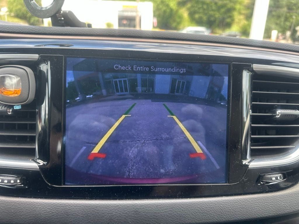 Used 2017 Chrysler Pacifica Touring-L Plus w/ Tire & Wheel Group FWD image 9