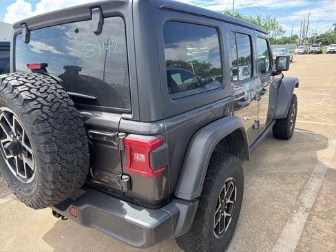 Used 2025 Jeep Wrangler Unlimited Rubicon AWD/4WD image 5