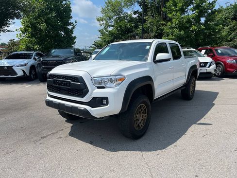 Used 2023 Toyota Tacoma SR AWD/4WD image 3
