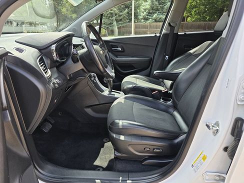 Used 2018 Chevrolet Trax LT w/ LT Convenience Package AWD/4WD image 15