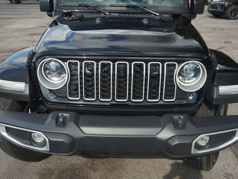 Used 2024 Jeep Wrangler Sahara w/ Technology Group image 9