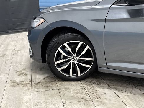 Used 2025 Volkswagen Jetta SE w/ Sunroof Package image 33