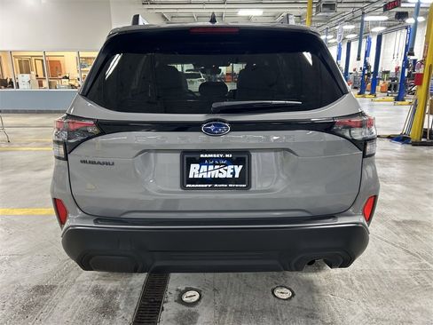 Used 2025 Subaru Forester Premium image 7