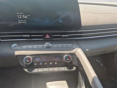 Used 2023 Hyundai Elantra SEL w/ Convenience Package FWD image 15