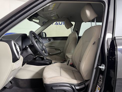 Used 2020 Kia Soul S image 16