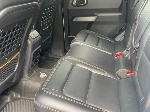 Used 2023 Ford Bronco Badlands w/ Sasquatch Package AWD/4WD image 22