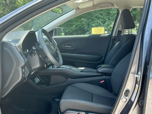 Used 2020 Honda HR-V LX image 36