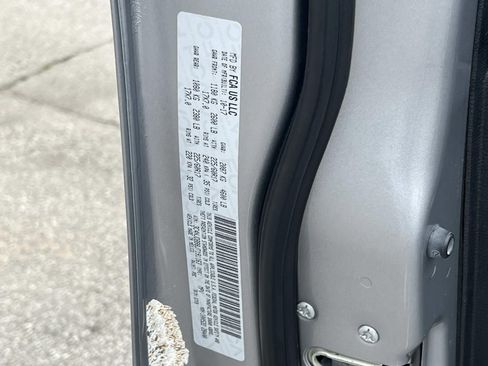 Used 2018 Jeep Compass Latitude w/ Popular Equipment Group image 34