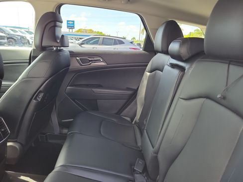 Used 2024 Kia Sportage SX FWD image 9