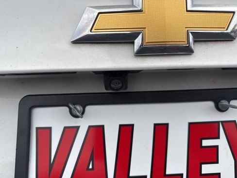 Used 2017 Chevrolet Malibu LT image 40