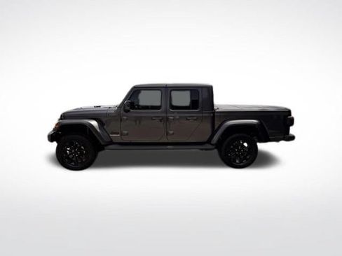 Used 2021 Jeep Gladiator Overland AWD/4WD image 6