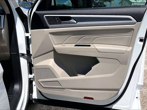 Used 2021 Volkswagen Atlas SE w/ Panoramic Sunroof Package FWD image 29
