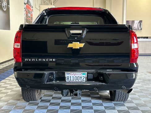 Used 2013 Chevrolet Avalanche LT w/ Texas Edition RWD image 5