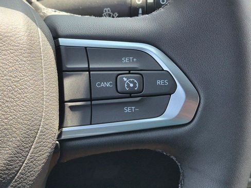 New 2026 Jeep Compass Latitude AWD/4WD image 16