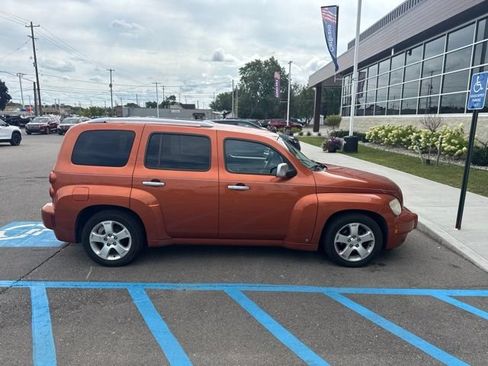 Used 2006 Chevrolet HHR LT FWD image 5