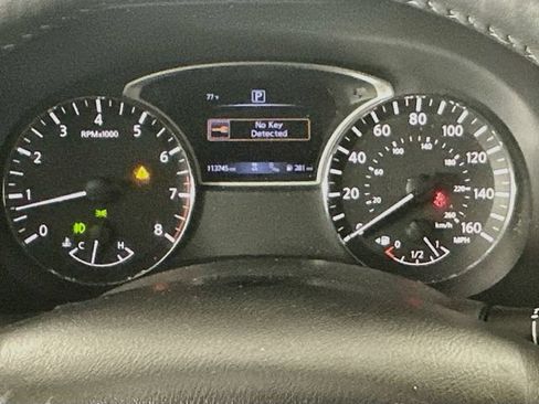 Used 2018 Nissan Pathfinder Platinum FWD image 2