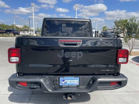 Used 2023 Jeep Gladiator Sport image 6