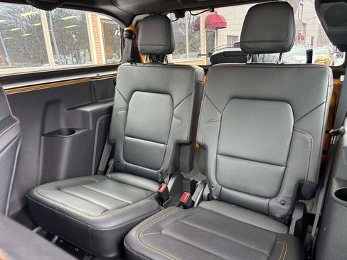 Used 2022 Ford Bronco Badlands w/ Sasquatch Package image 11