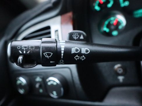 Used 2011 GMC Yukon SLT w/ SLT-2 Equipment Package image 34