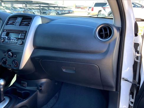 Used 2017 Nissan Versa SV image 19