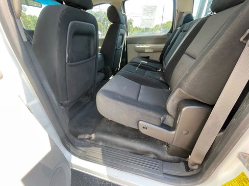 Used 2014 Chevrolet Silverado 3500 W/T image 16