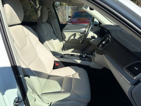 Certified 2024 Volvo XC90 B5 Core w/ Protection Package Premier image 18