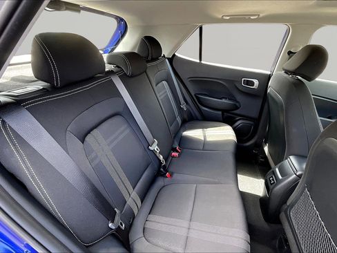 Used 2025 Hyundai Venue SEL FWD image 25