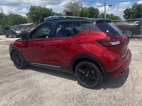 Used 2023 Nissan Kicks SR w/ SR Premium Package FWD image 6