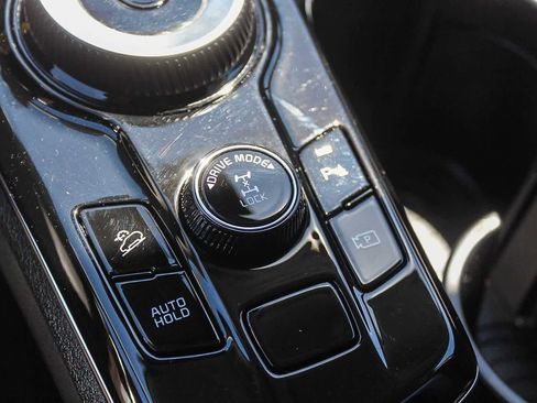 Used 2025 Kia Sportage LX AWD/4WD image 35