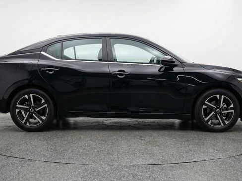 Used 2025 Nissan Sentra SV image 11