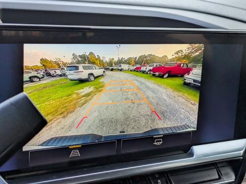 Used 2024 Chevrolet Silverado 3500 LT image 22