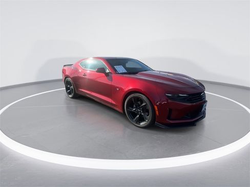 Used 2021 Chevrolet Camaro LT image 2