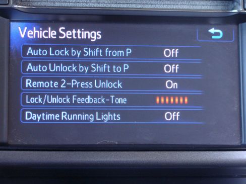 Used 2013 Toyota RAV4 XLE image 21
