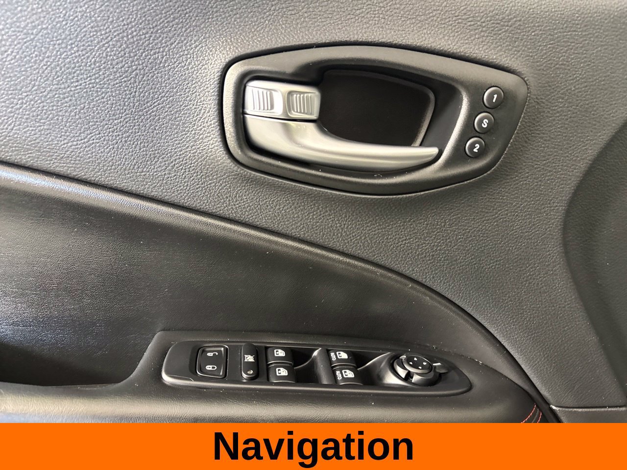 Used 2021 Jeep Compass Trailhawk w/ Sun and Sound Group AWD/4WD image 11
