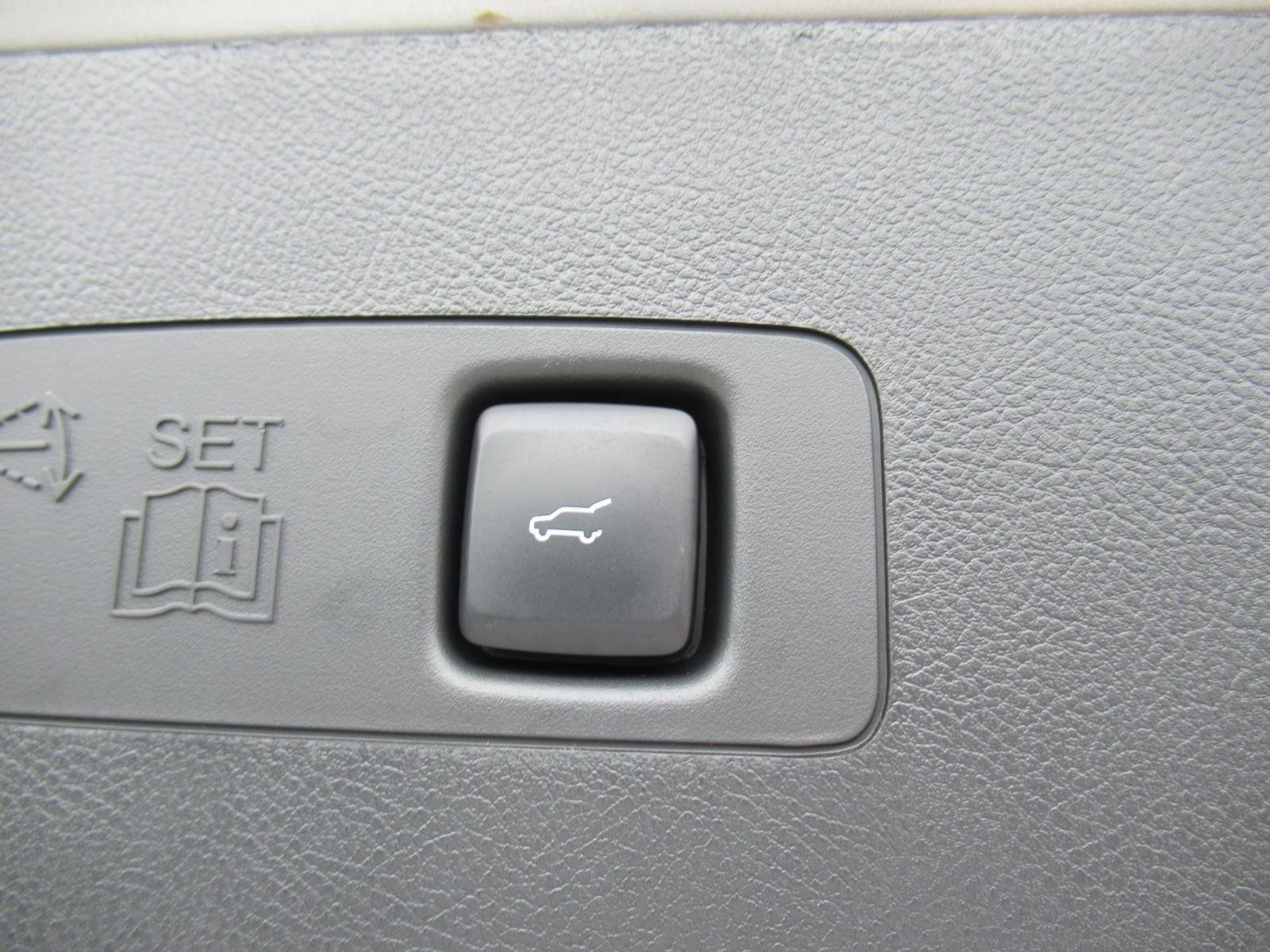 Used 2023 Lincoln Corsair Reserve FWD image 34