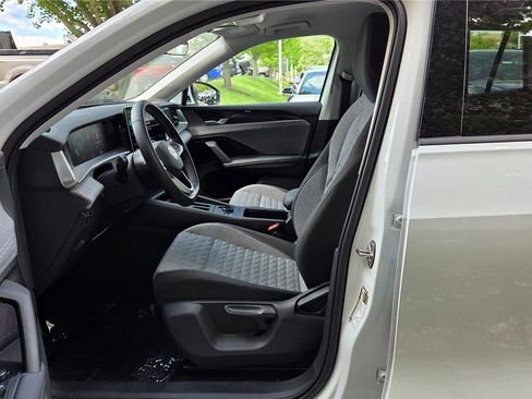 Used 2025 Volkswagen Tiguan S w/ 18" Wheel Package image 12