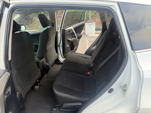 Used 2014 Toyota RAV4 LE image 14